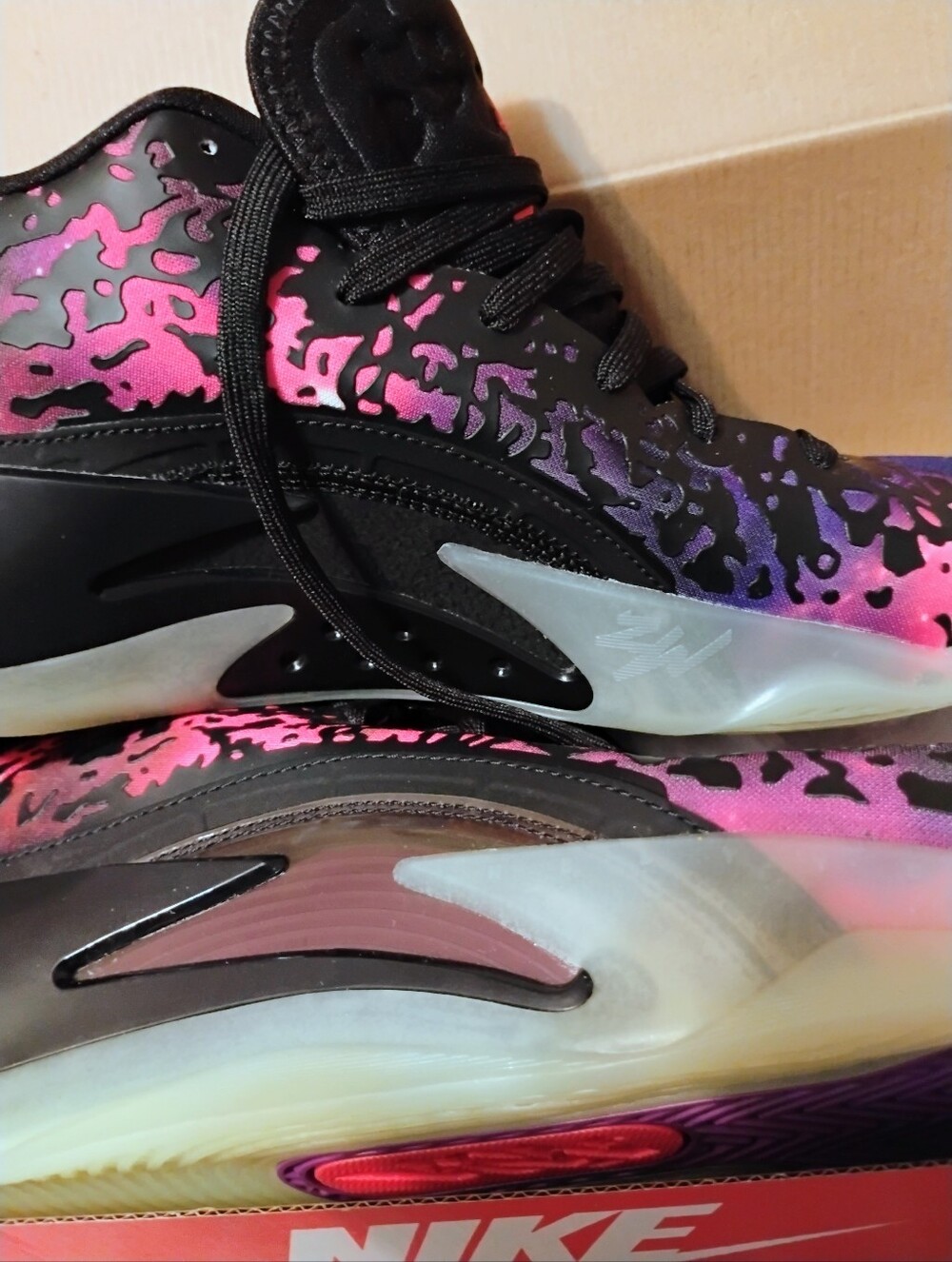 Nike Black and Purple Women's Athletic Like New Shoes - Picture 4 of 9